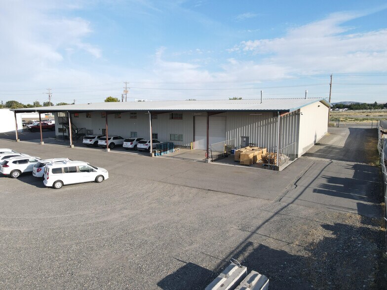 More Photos Of 1992 Saint St, Richland Flex For Sale