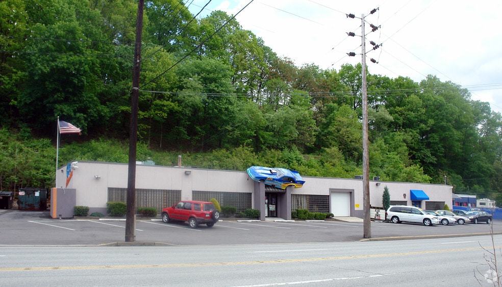 More Photos Of 1038 William Flynn Hwy, Glenshaw Office For Lease