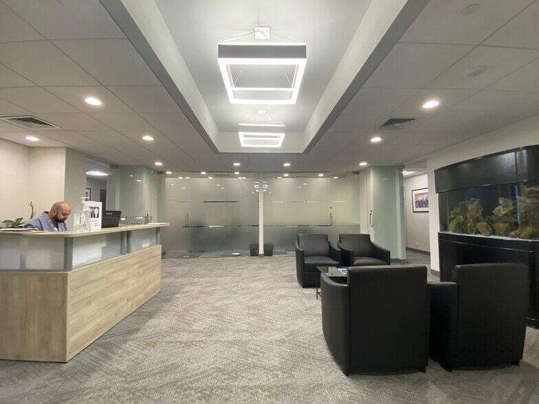 More Photos Of 60 E 42nd St, New York Coworking Space