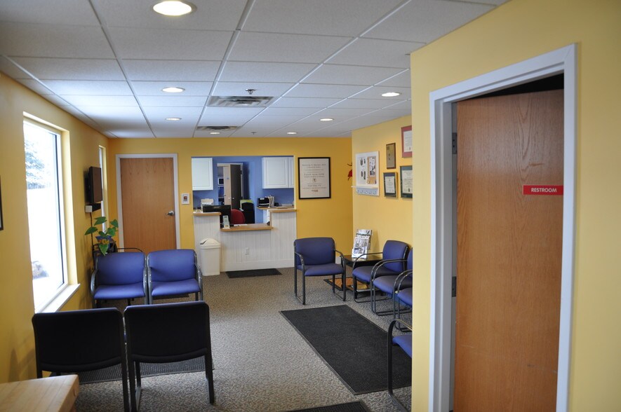 More Photos Of 980 Westfall Rd, Rochester Medical For Lease