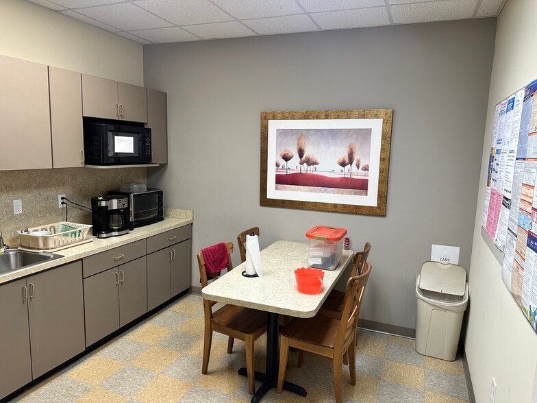 More Photos Of 201 Stonewall St, Cartersville Office For Sale