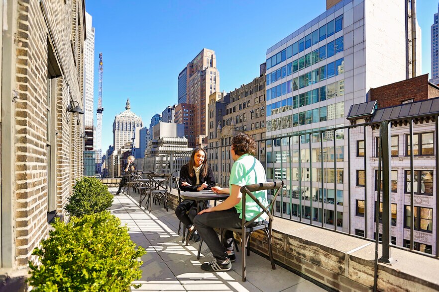 More Photos Of 21 W 46th St, New York Office For Lease