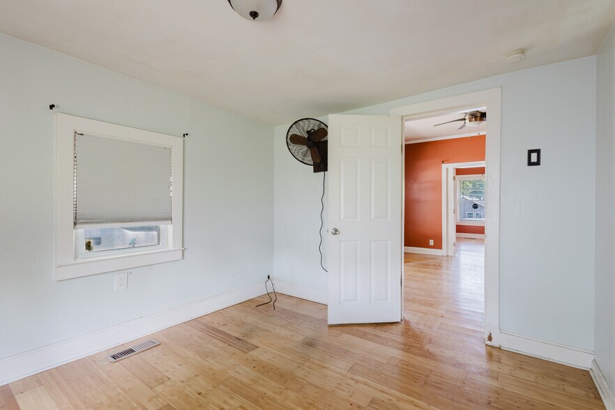 More Photos Of , Lexington Specialty For Sale