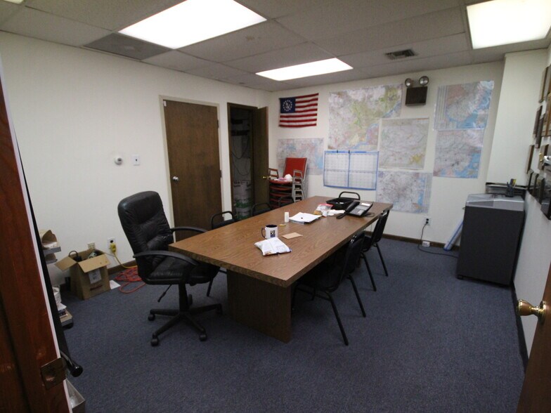 More Photos Of 537-539 Mantua Pike, Woodbury Flex For Sale