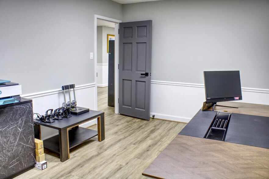 More Photos Of 10521 Judicial Dr, Fairfax Medical For Sale