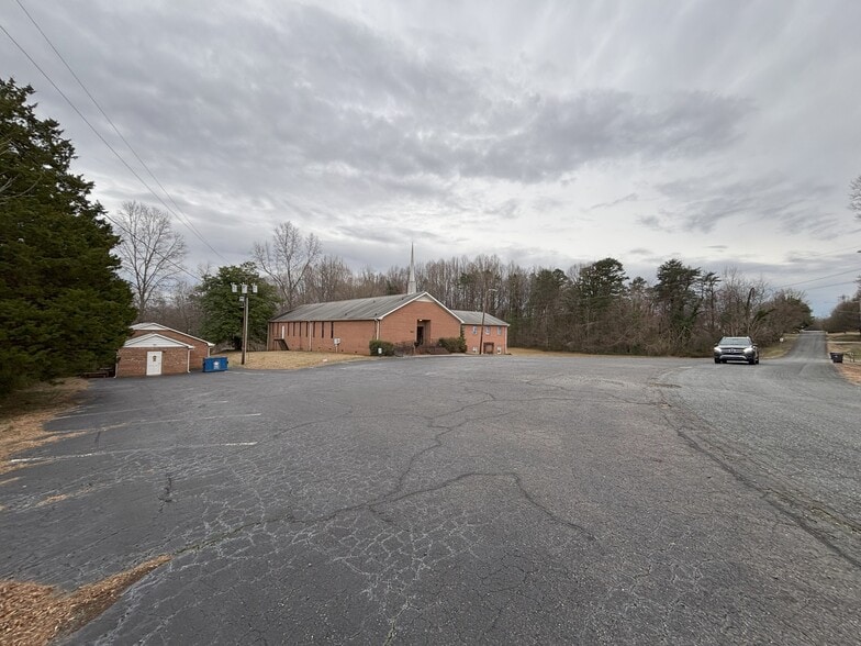 More Photos Of 4368 Stokesdale Ave, Winston-Salem Religious Facility For Sale