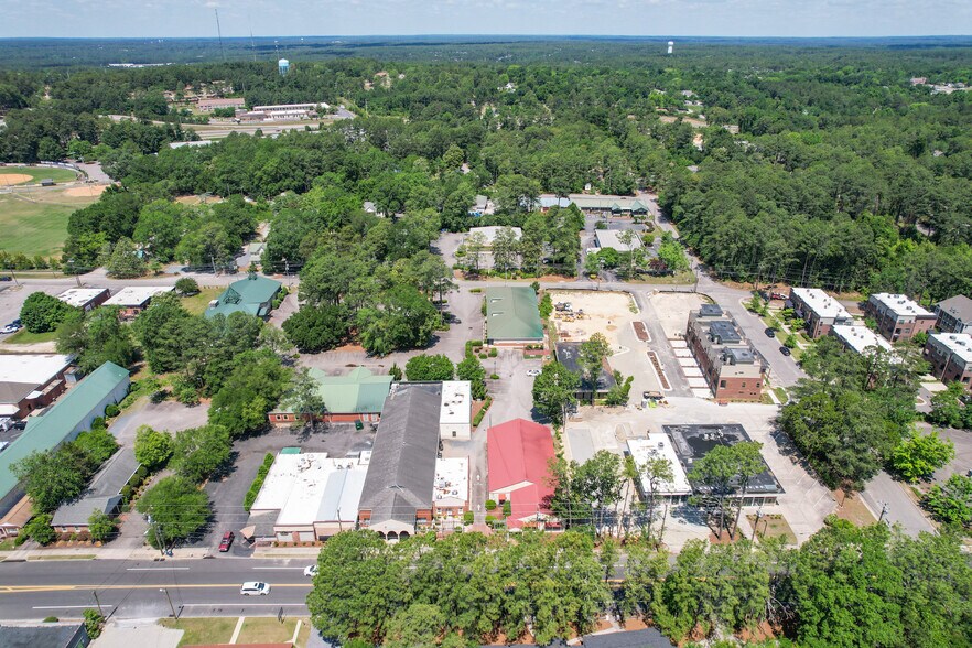 More Photos Of 650 SW Broad St, Southern Pines Freestanding For Lease