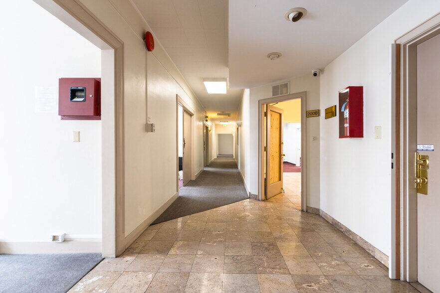 More Photos Of 1307-1311 Sutter St, San Francisco Storefront Retail Office For Sale
