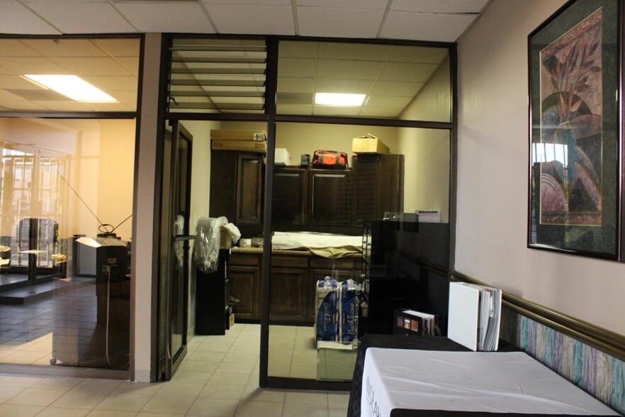 More Photos Of 11020 Argal Ct, El Paso Warehouse For Sale