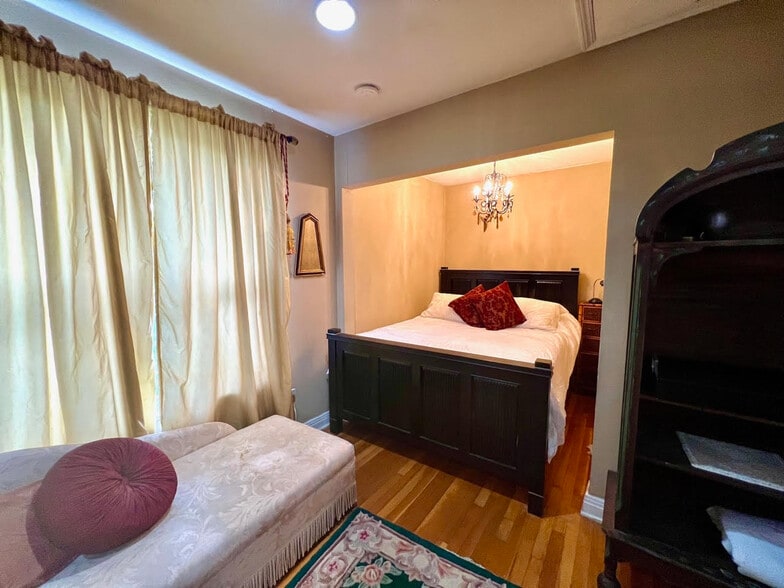 More Photos Of 5537 Canal Blvd, New Orleans Freestanding For Sale