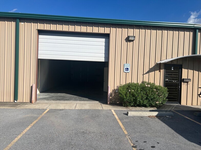 More Photos Of 317 E Cedar Ave, McAllen Warehouse For Lease