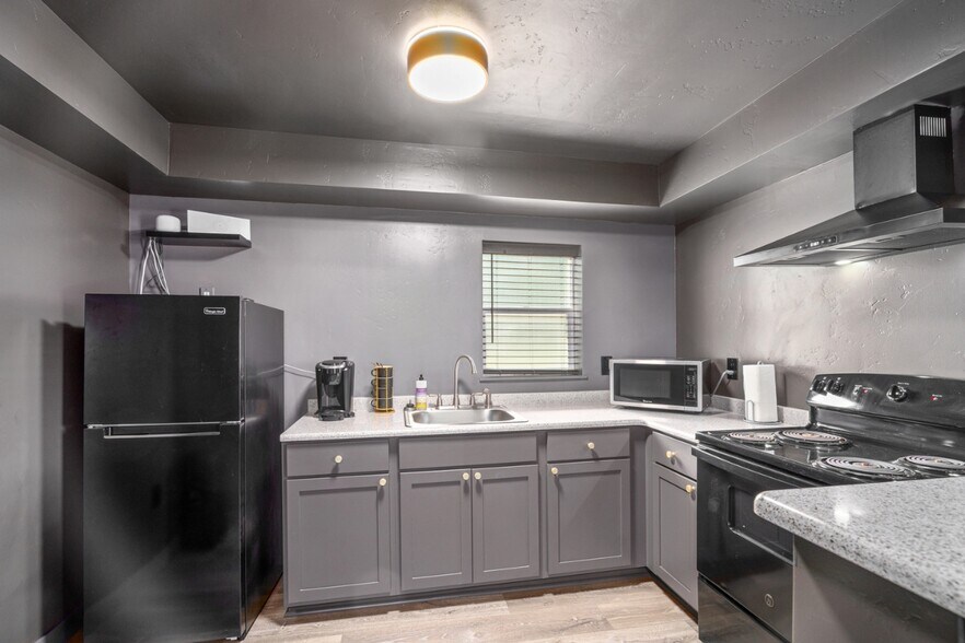 More Photos Of 219 E Coeur D Alene Lake Dr, Coeur d'Alene Apartments For Sale