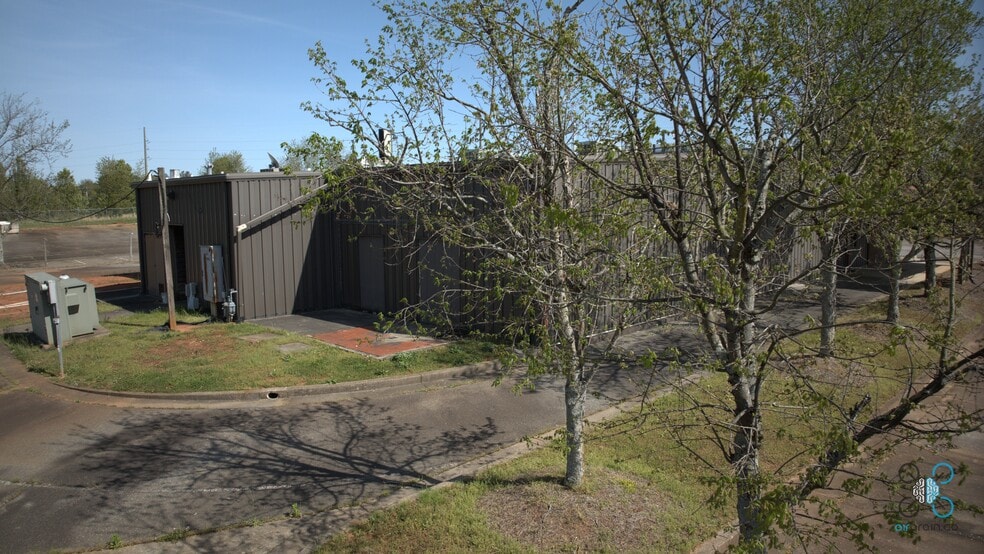 More Photos Of 3455 Keith Bridge Rd, Cumming Freestanding For Sale