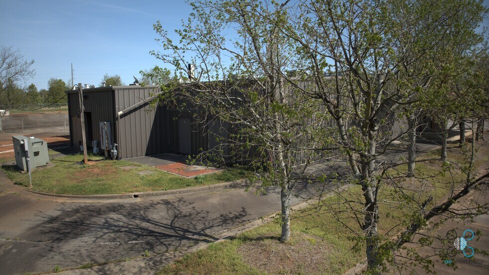 More Photos Of 3455 Keith Bridge Rd, Cumming Freestanding For Sale