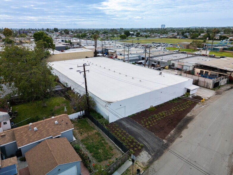 More Photos Of 2728 N Slater Ave, Compton Warehouse For Sale