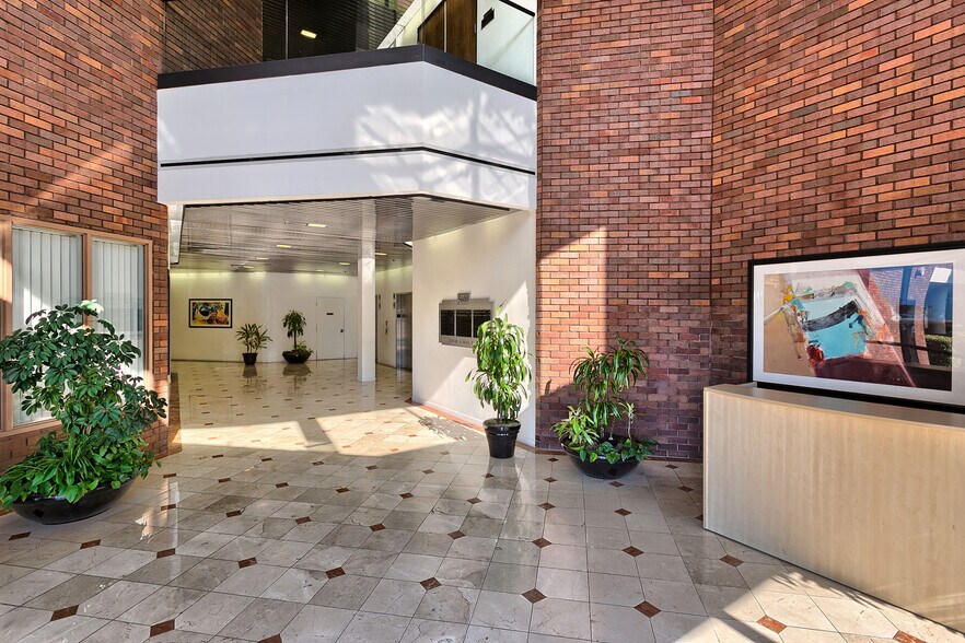 More Photos Of 5600 Mowry School Rd, Newark Medical For Lease