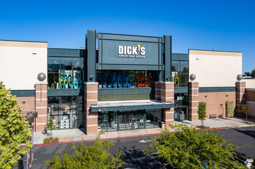 More Photos Of 2302 Monument Blvd, Pleasant Hill Department Store For Sale