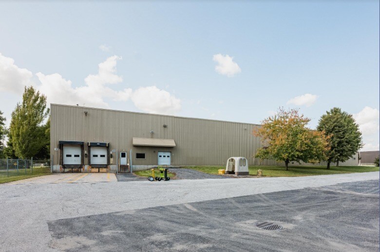 More Photos Of 1001 Rue Yamaska E, Farnham Warehouse For Lease
