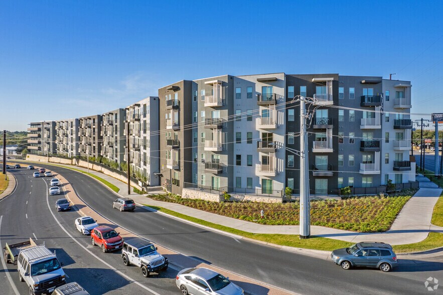 More Photos Of 5629 N Lamar Blvd, Austin Apartments For Lease