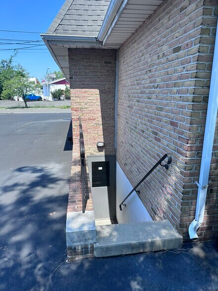 More Photos Of 900 E Philadelphia Ave, Boyertown Office For Lease