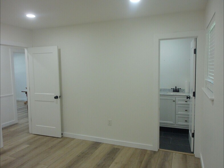 More Photos Of 3422 Brentwood Dr, Baton Rouge Office For Lease
