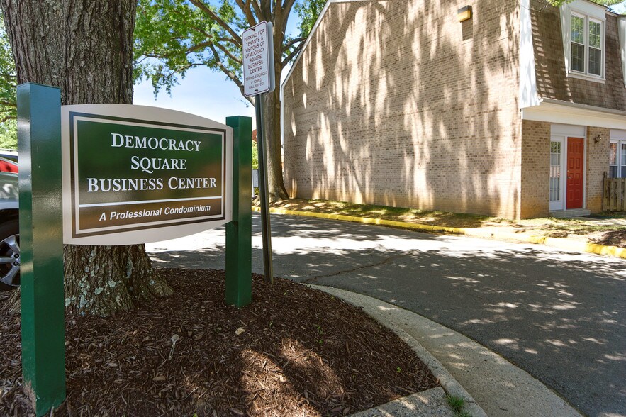 More Photos Of 10353-10363 Democracy Ln, Fairfax Office For Lease