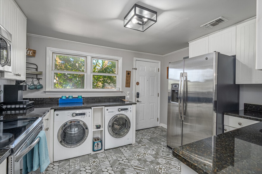 More Photos Of 522 E Bolton St, Savannah Apartments For Sale