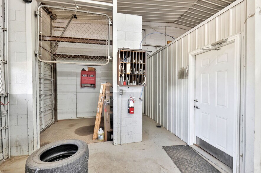 More Photos Of 11209 W Kellogg, Wichita Auto Dealership For Sale