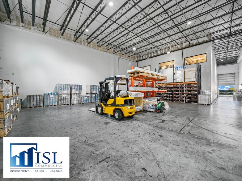 More Photos Of 1700 35th St, Orlando Warehouse For Lease