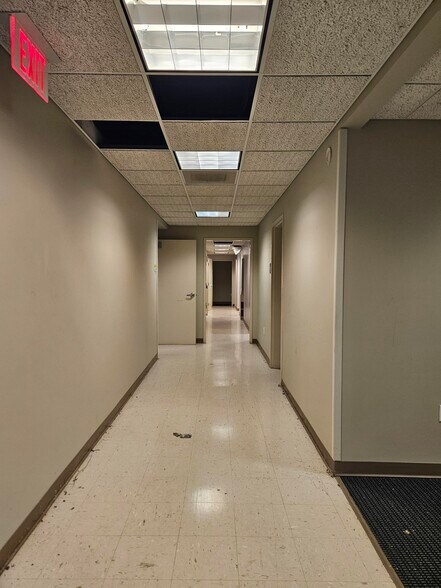 More Photos Of 1120 Professional Blvd, Evansville Office For Sale