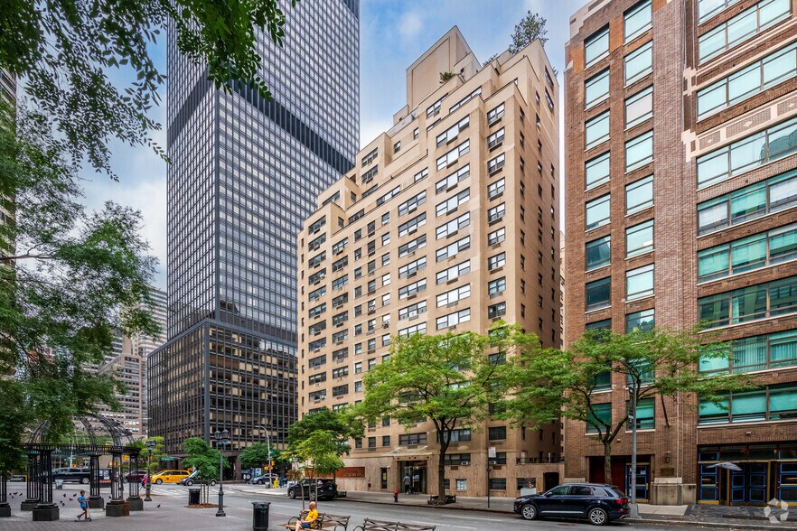 Primary Photo Of 301 E 47th St, New York Apartments For Lease