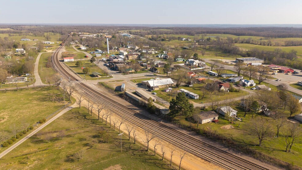 More Photos Of 101 Bingham st, Koshkonong Specialty For Sale