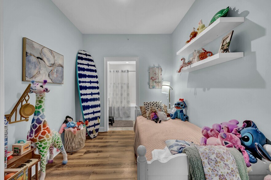 More Photos Of 240 N Water St, Wilmington Specialty For Sale