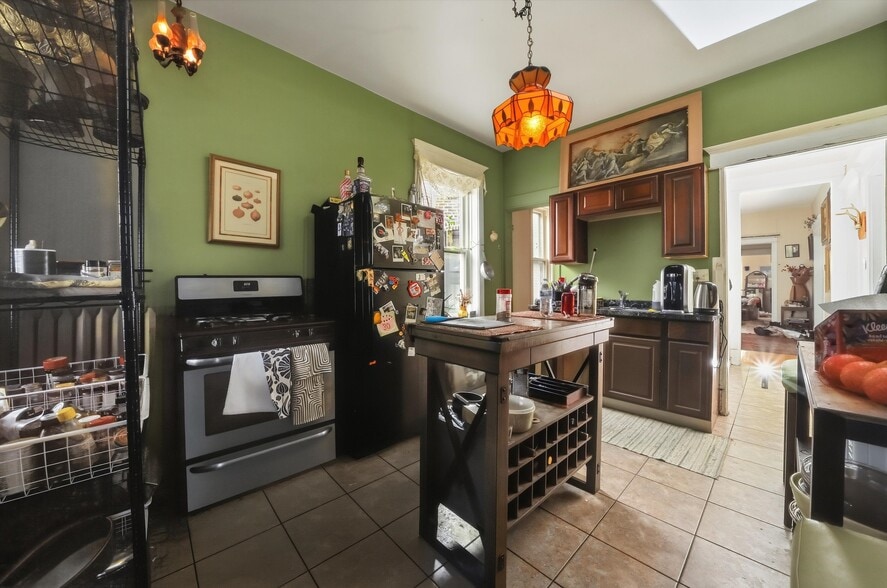 More Photos Of 3136 W Logan Blvd, Chicago Multifamily For Sale