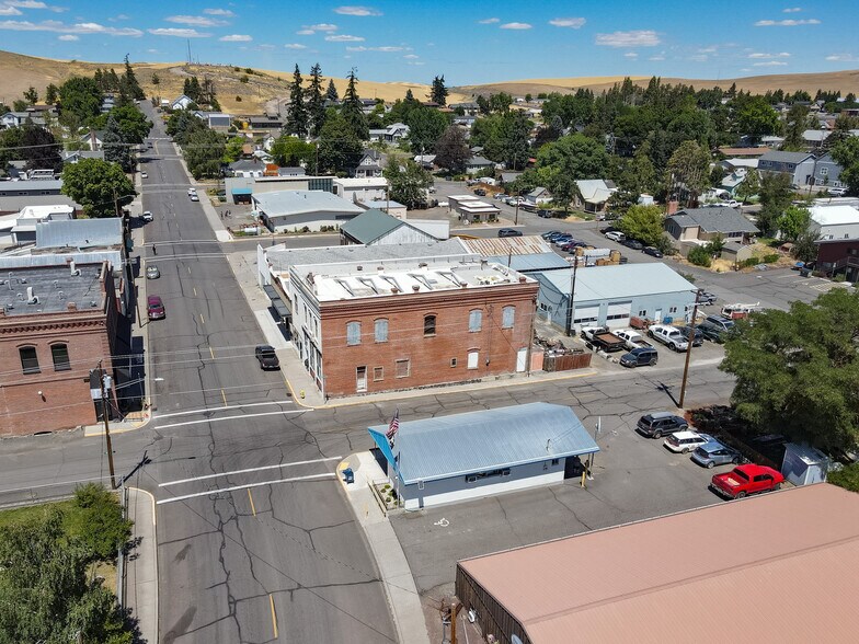 More Photos Of 96 N Main St, Dufur Post Office For Sale