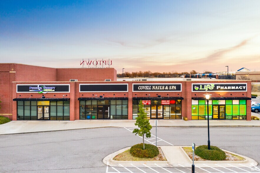 More Photos Of 1200-1260 W Covell Rd, Edmond General Retail For Lease