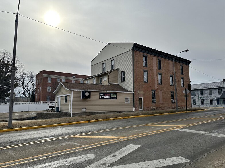 More Photos Of 102 E Railroad St, Lena Apartments For Sale