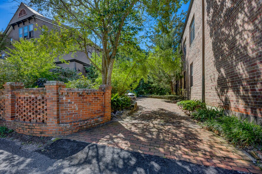 More Photos Of 118 S 4th St, Wilmington Hospitality For Sale