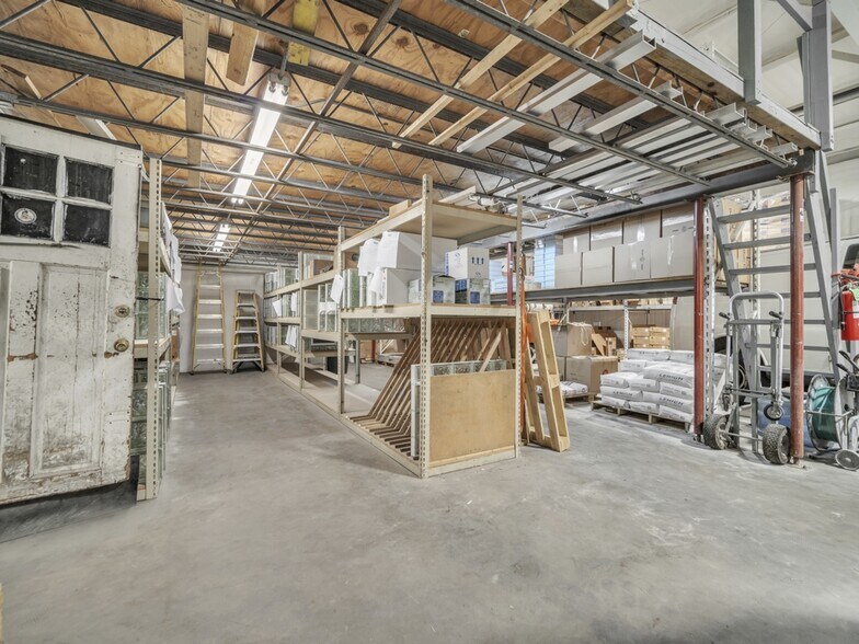 More Photos Of 4018 12th St NW, Canton Light Manufacturing For Sale