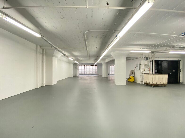 More Photos Of 1114 S Los Angeles St, Los Angeles Warehouse For Sale