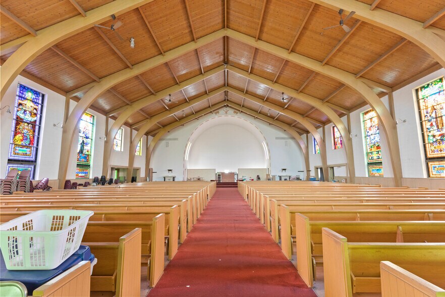 More Photos Of 266 Antoine St, Wyandotte Religious Facility For Lease