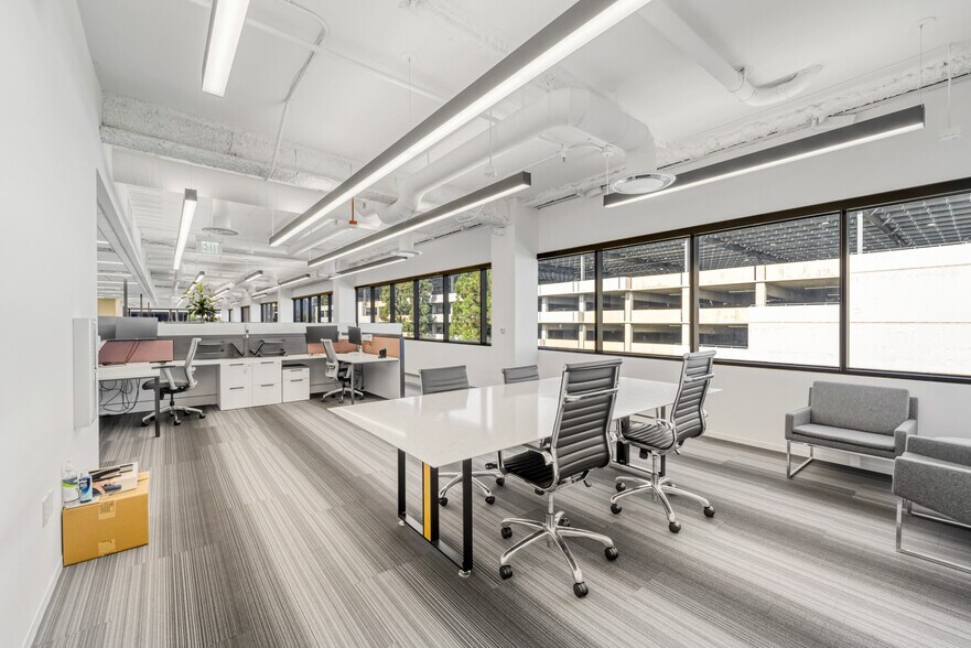 More Photos Of 4910 Airport Plaza Dr, Long Beach Loft Creative Space For Lease