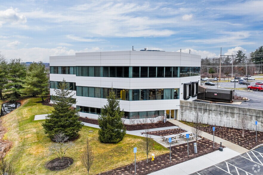 More Photos Of 2 Technology Park Dr, Westford Unknown For Lease