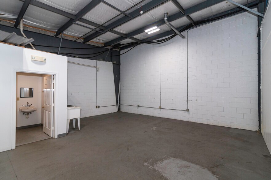 More Photos Of 4 Wilder Dr, Plaistow Warehouse For Sale