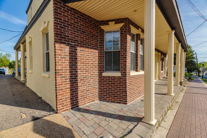 More Photos Of 121 N Broad St, Woodbury Apartments For Lease