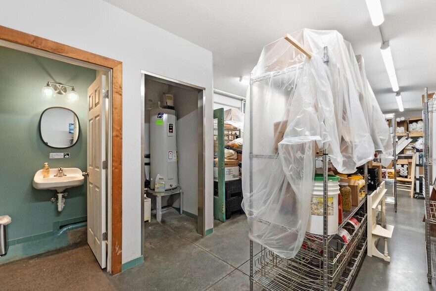 More Photos Of 104 S Main St, Glencoe Storefront Retail Residential For Sale