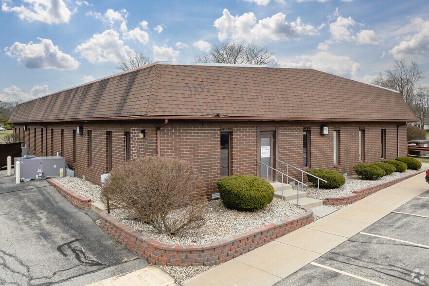More Photos Of 4906 N Holland Sylvania Rd, Sylvania Office For Lease