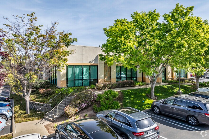 More Photos Of 2110 Professional Dr, Roseville Medical For Lease