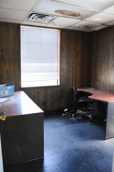 More Photos Of 19 Greenbrier Dear Rd, Anniston Distribution For Sale
