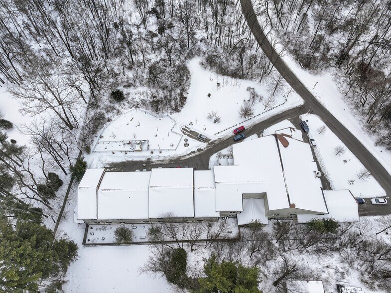 More Photos Of 751 E Tamarack Trl, Bloomington Healthcare For Sale